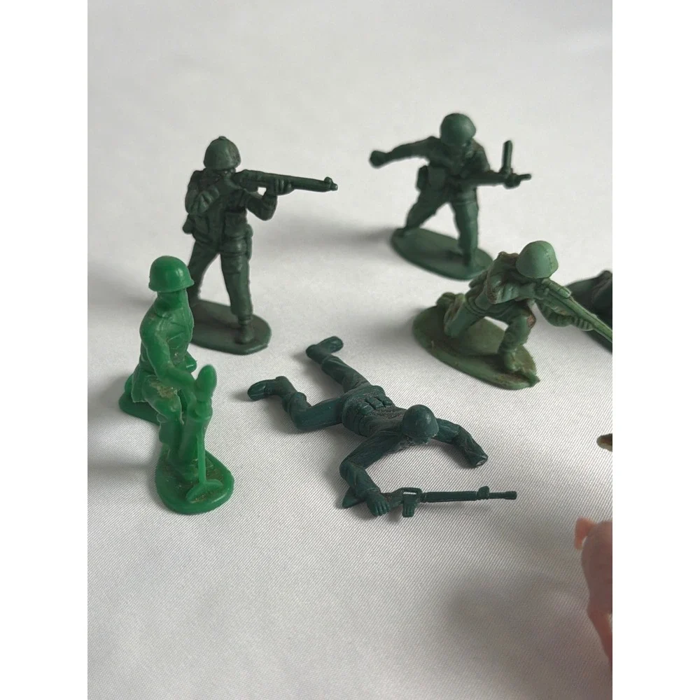 VINTAGE STYLE Unbranded Toy Figures Kids Small Multicolor Good